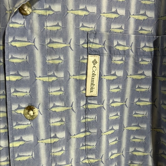 Men’s Columbia Untuck Short Sleeve Shirt - Picture 3 of 4